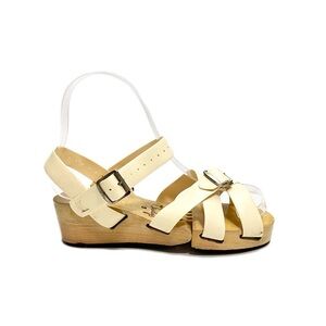 FLEXICLOGS | Vintage 1950s ivory strappy vinyl articulated wooden sole sandals